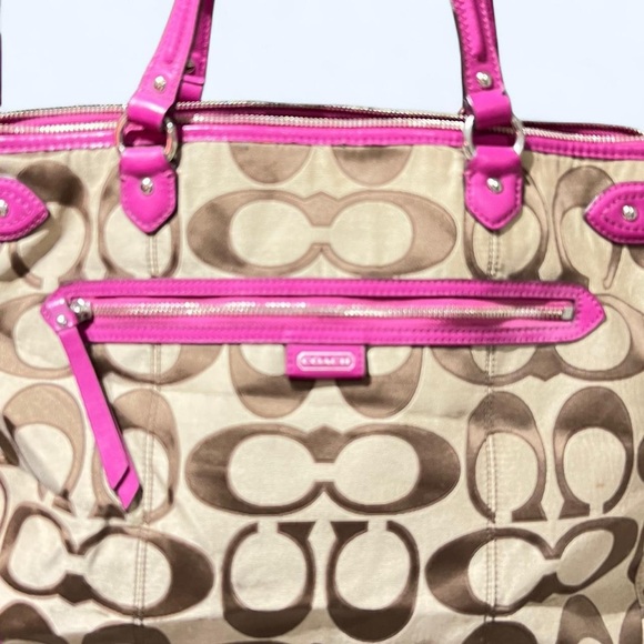 Coach - Picture 2 of 16